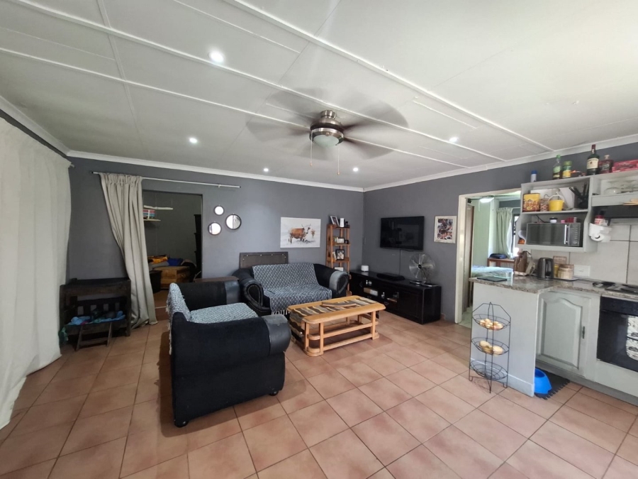 To Let  Bedroom Property for Rent in Safari Gardens North West